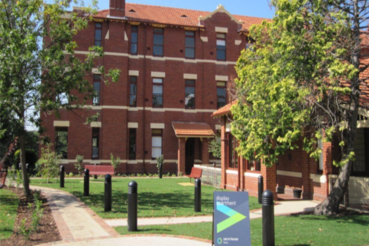 Yarra House Hostel Melbourne Exterior photo