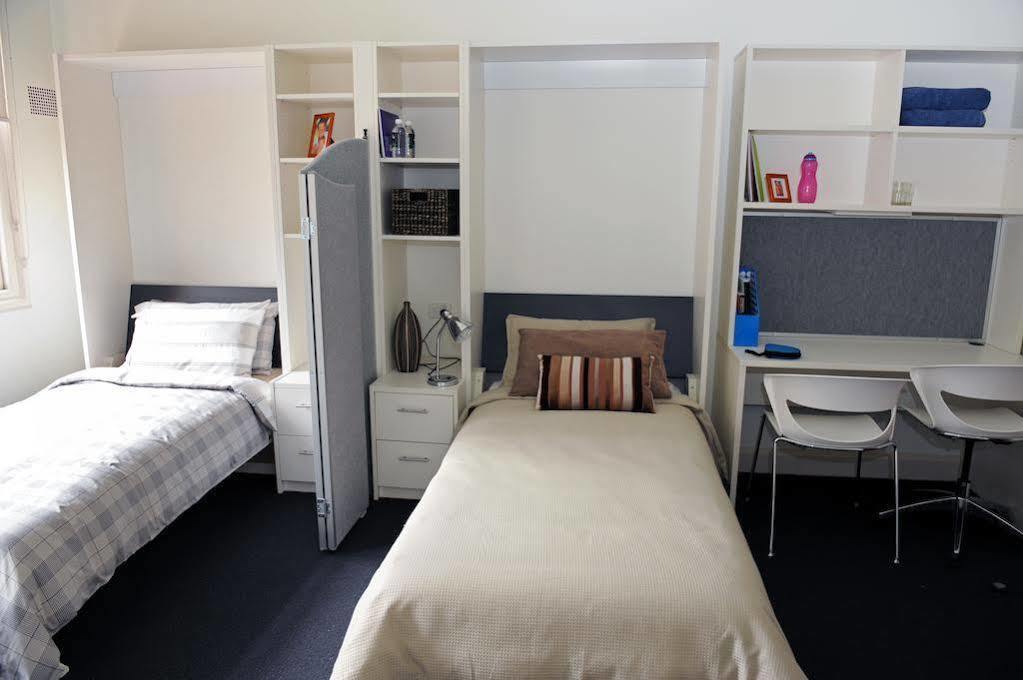 Yarra House Hostel Melbourne Exterior photo